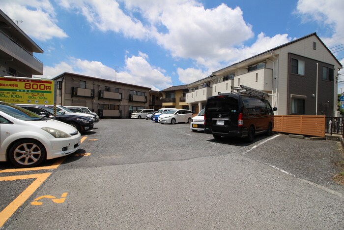 物件外観写真5　(駐車場)