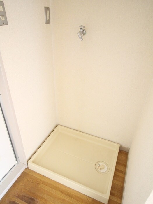 物件内観写真17　(洗濯機置場)