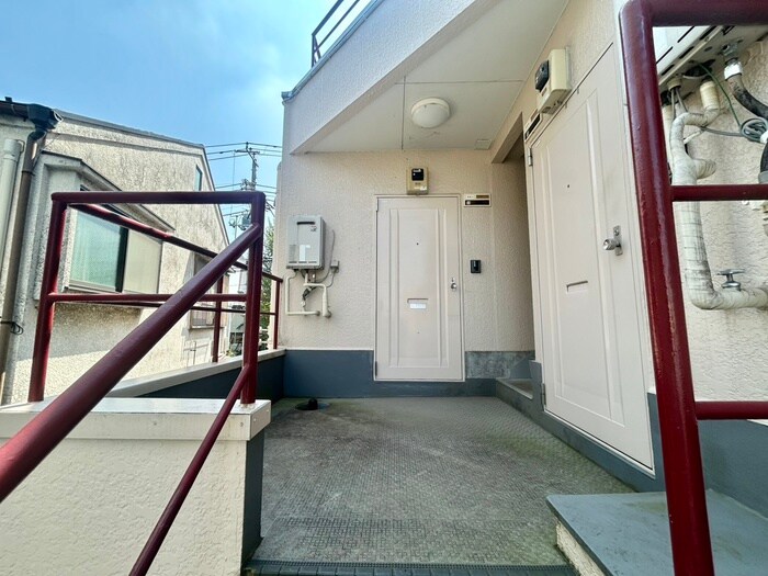 物件外観写真5　(エントランス部分)