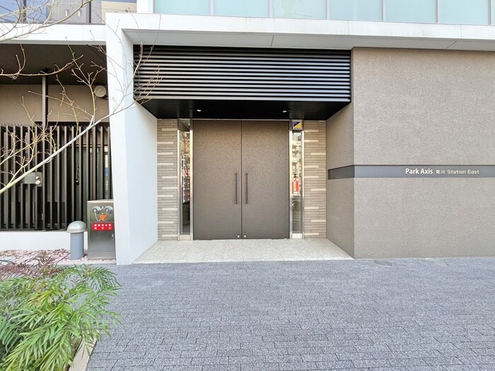 物件外観写真2　(エントランス部分)