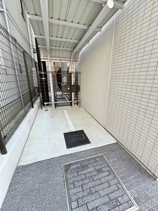 物件外観写真4　(駐輪場)