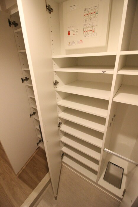 物件内観写真17　(靴箱)
