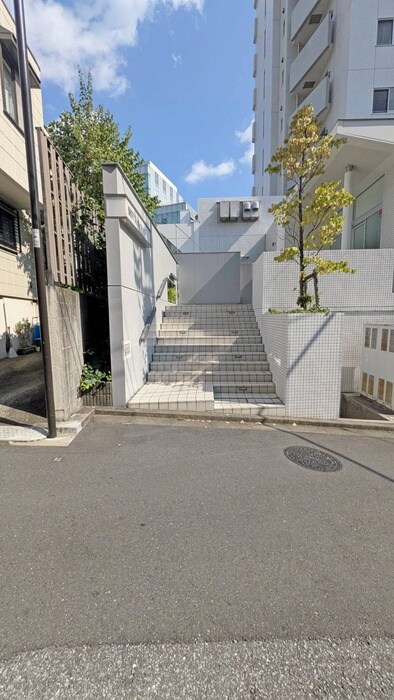 ＭＦＰＲ代々木タワーのエントランス部分