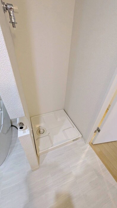 物件内観写真16　(洗濯機置場)