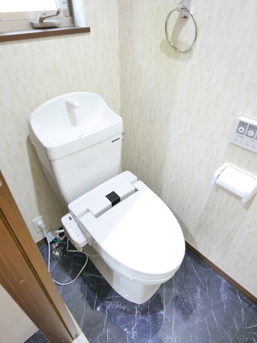 物件内観写真16　(トイレ)