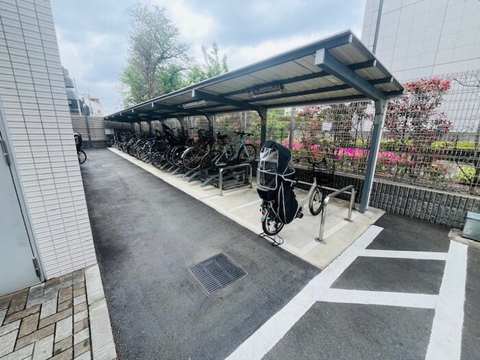 プラウド府中美好町(306)の駐輪場