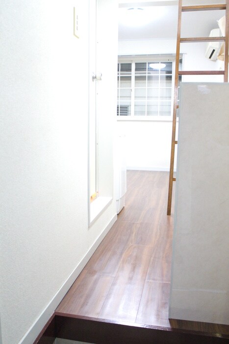 物件内観写真10　(玄関)