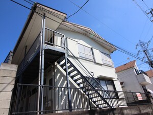 静和荘外観写真