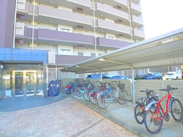 物件外観写真6　(駐輪場)