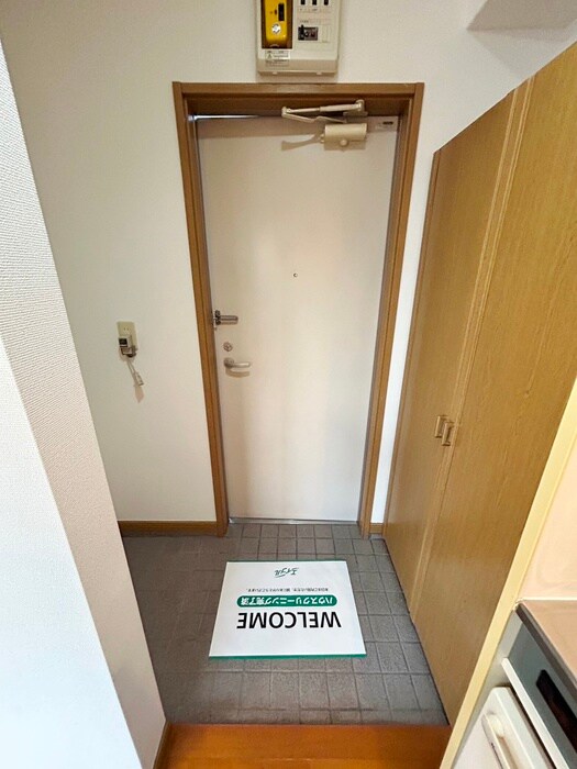 物件内観写真13　(玄関)