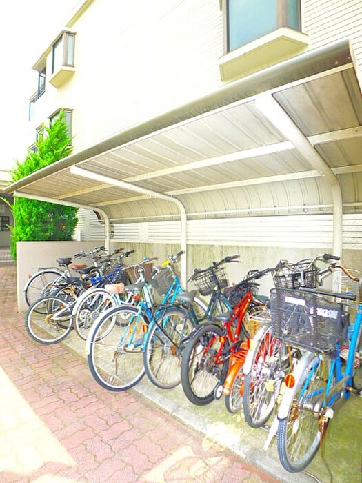 物件外観写真6　(駐輪場)
