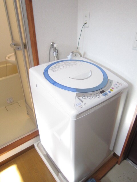 物件内観写真9　(洗濯機置場)