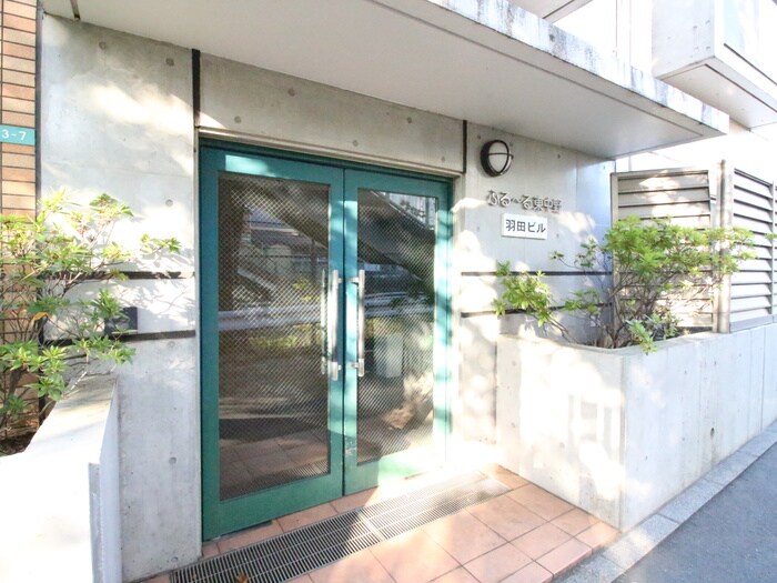 物件外観写真6　(エントランス部分)