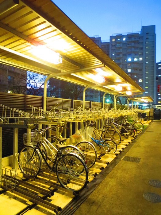 物件外観写真5　(駐輪場)