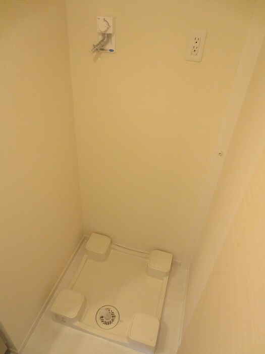 物件内観写真11　(洗濯機置場)