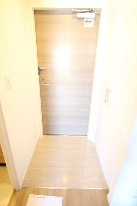 物件内観写真13　(玄関)