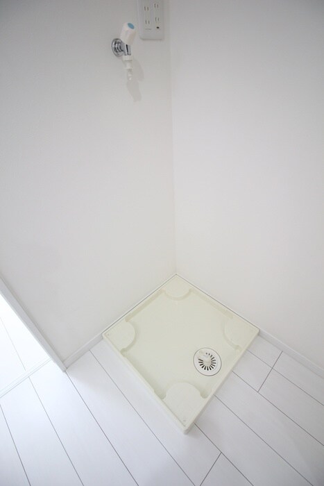 物件内観写真12　(洗濯機置場)