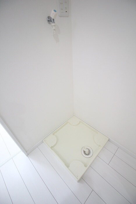 物件内観写真15　(洗濯機置場)