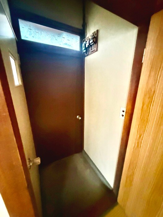 物件内観写真17　(玄関)