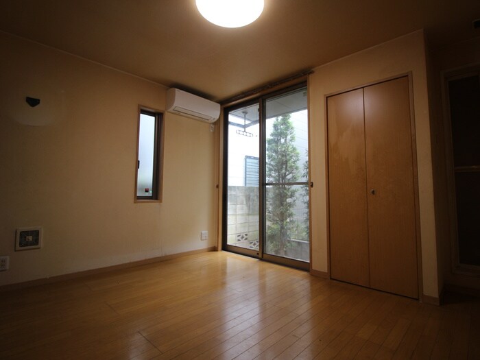 物件内観写真8　(居室)