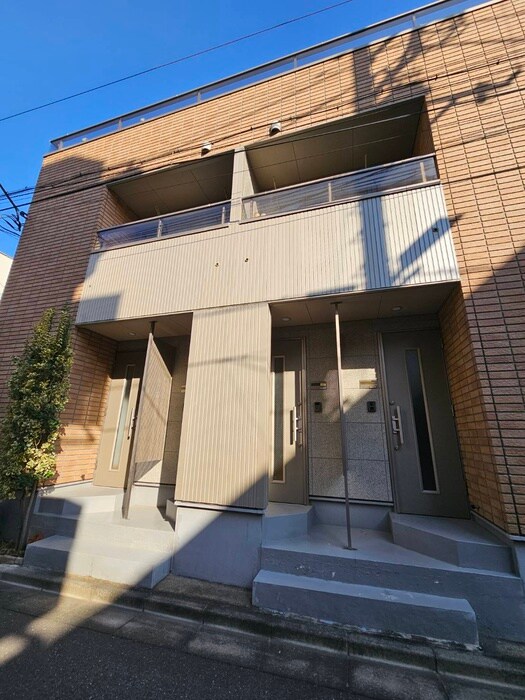 物件外観写真3　(エントランス部分)