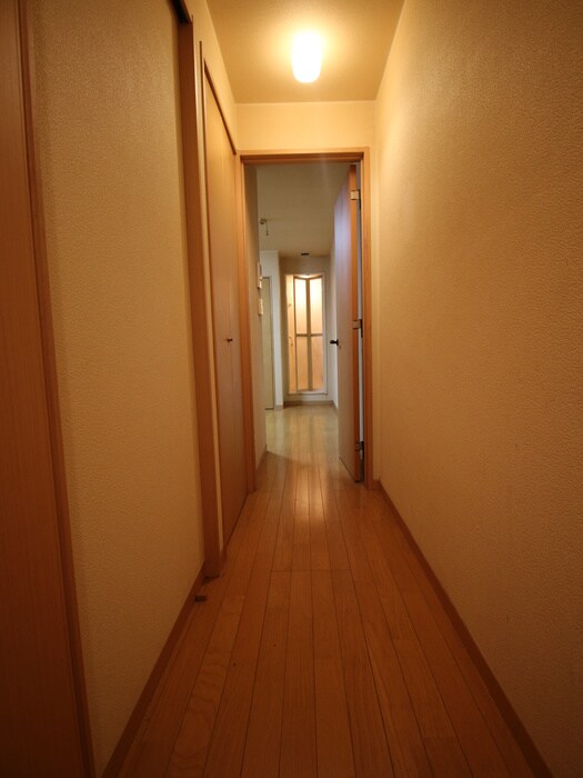 物件内観写真12　(廊下)