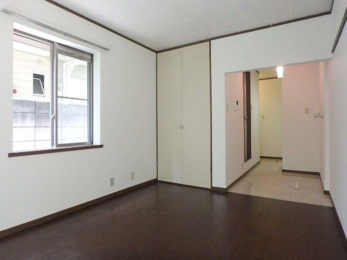 物件内観写真9　(居室)