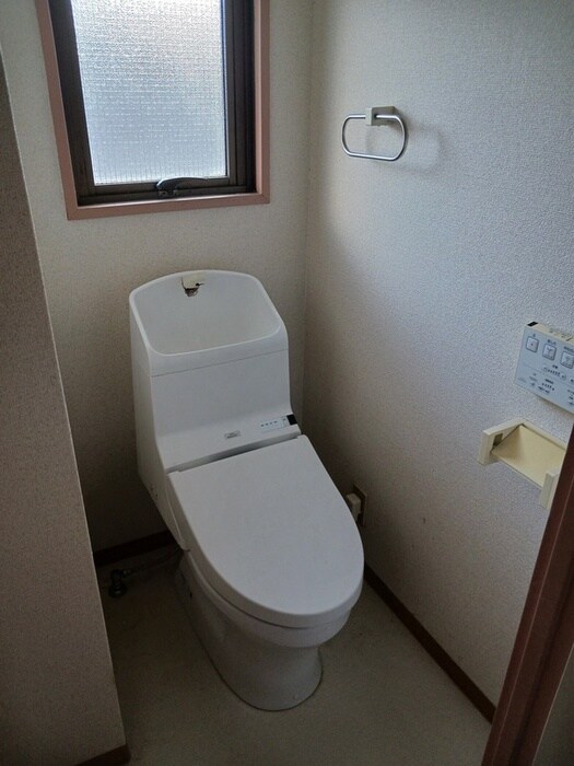 物件内観写真8　(トイレ)