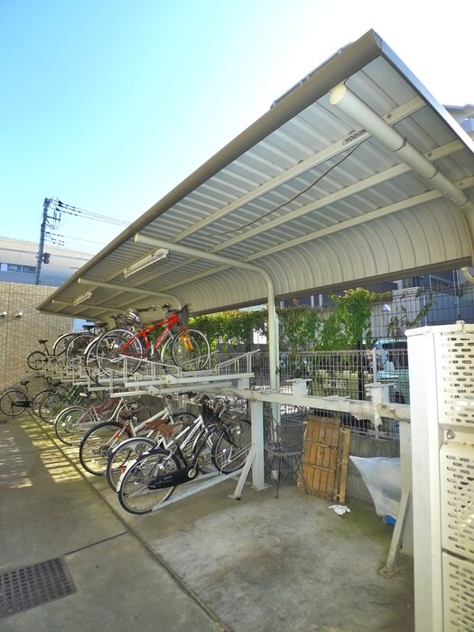 物件外観写真6　(駐輪場)