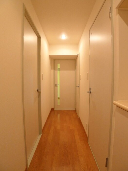 物件内観写真4　(廊下)