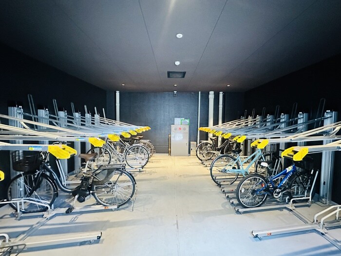 物件外観写真5　(駐輪場)