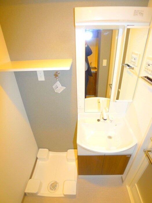 物件内観写真18　(洗濯機置場)