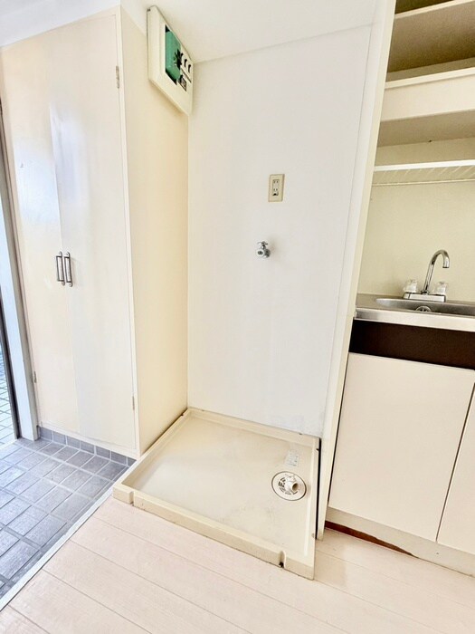 物件内観写真13　(洗濯機置場)