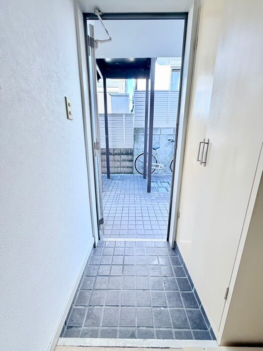 物件内観写真21　(玄関)