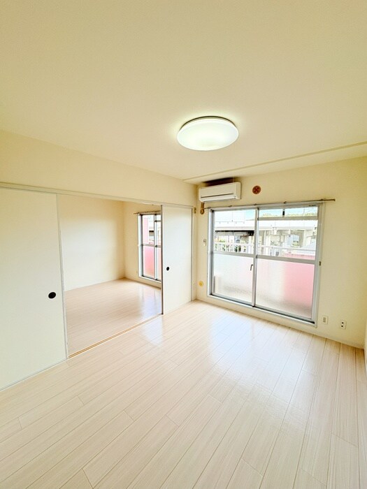 物件内観写真7　(居室)