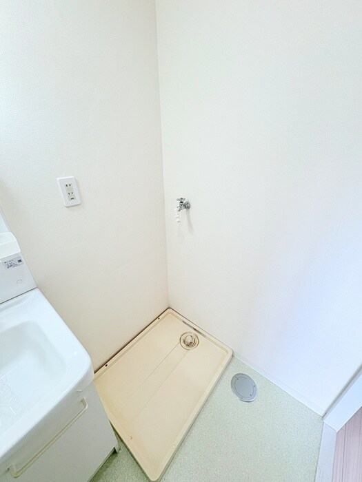 物件内観写真13　(洗濯機置場)