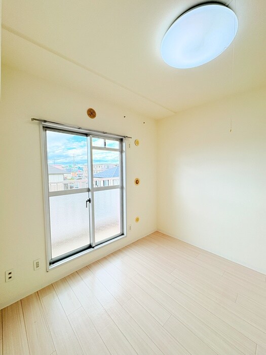 物件内観写真18　(室内からの展望)