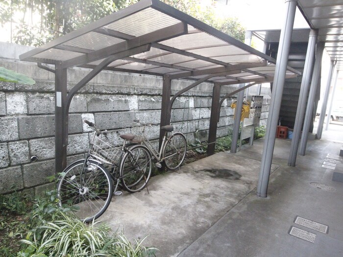 物件外観写真5　(駐輪場)