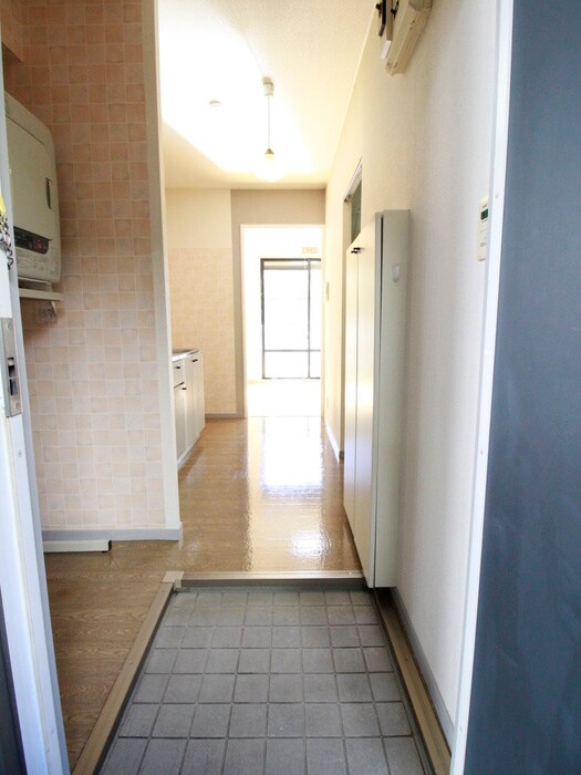 物件内観写真13　(玄関)