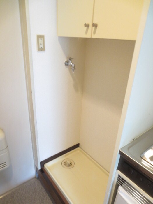 物件内観写真12　(洗濯機置場)