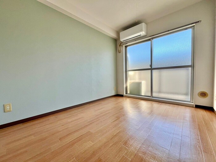 物件内観写真3　(居室)