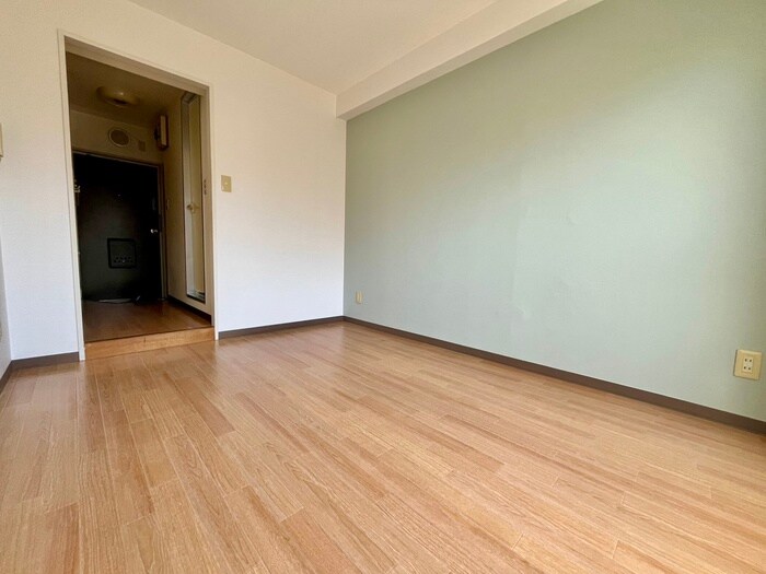 物件内観写真4　(居室)