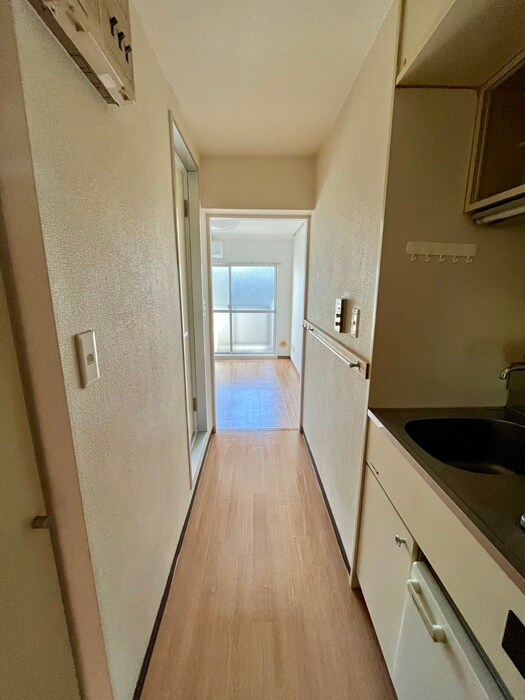 物件内観写真10　(廊下)