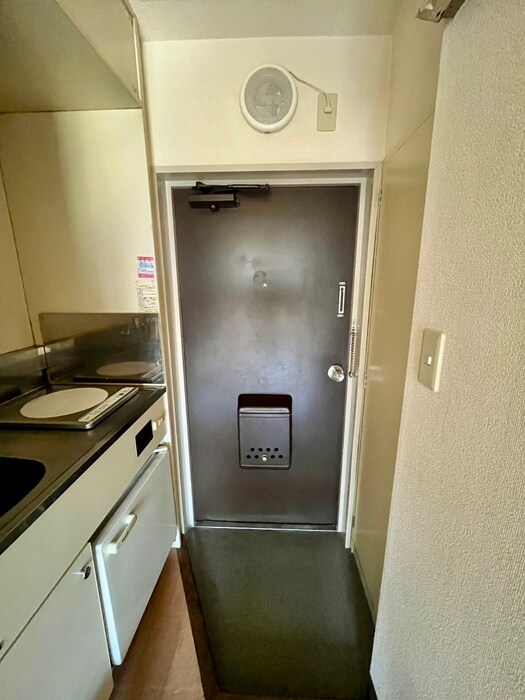 物件内観写真11　(玄関)