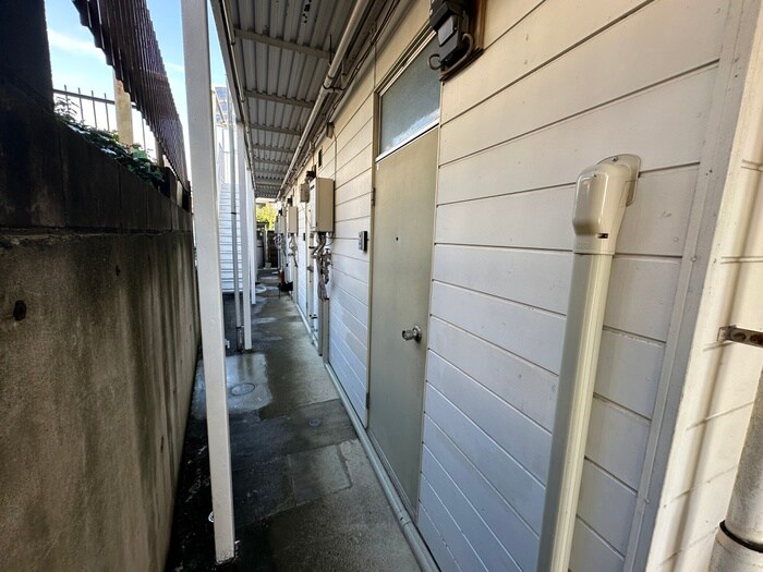 物件外観写真5　(エントランス部分)