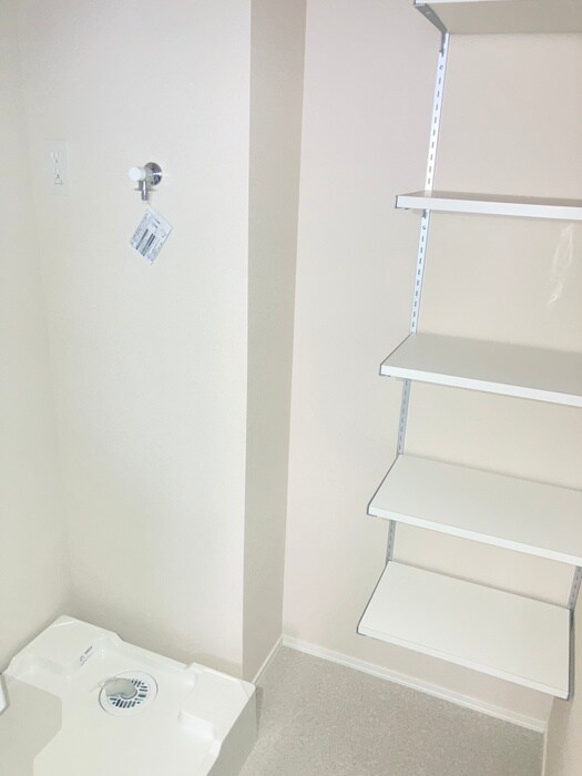 物件内観写真17　(洗濯機置場)