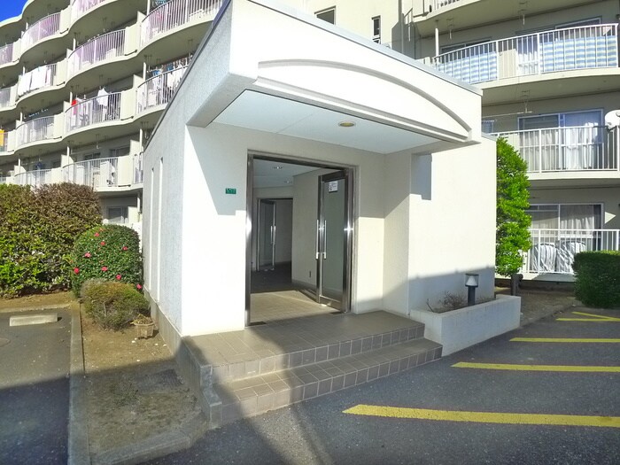 物件外観写真4　(エントランス部分)