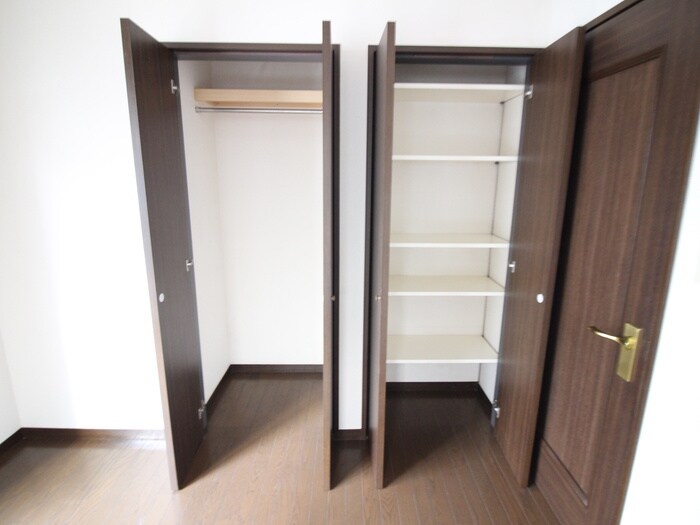 物件内観写真6　(収納)