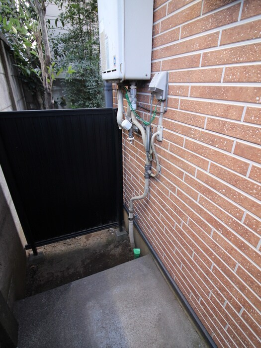 物件内観写真11　(洗濯機置場)