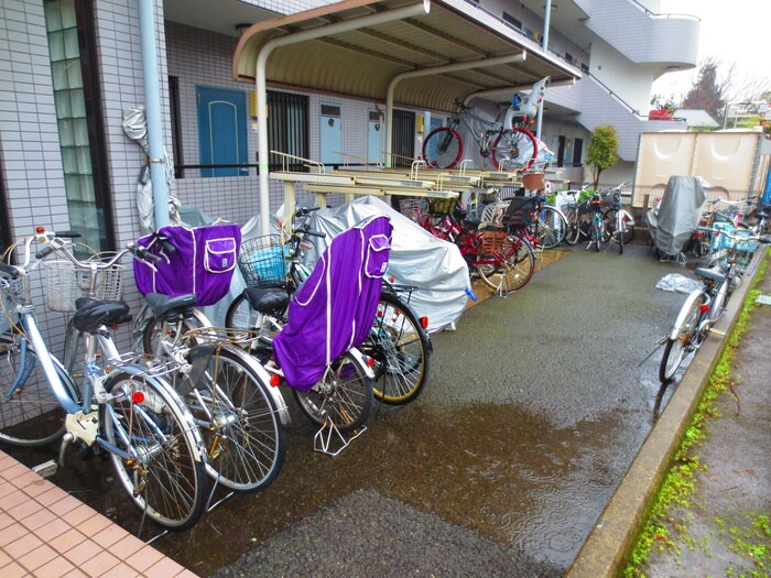 物件外観写真6　(駐輪場)